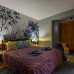 Stylish And Colorful Apartment With Balcony
