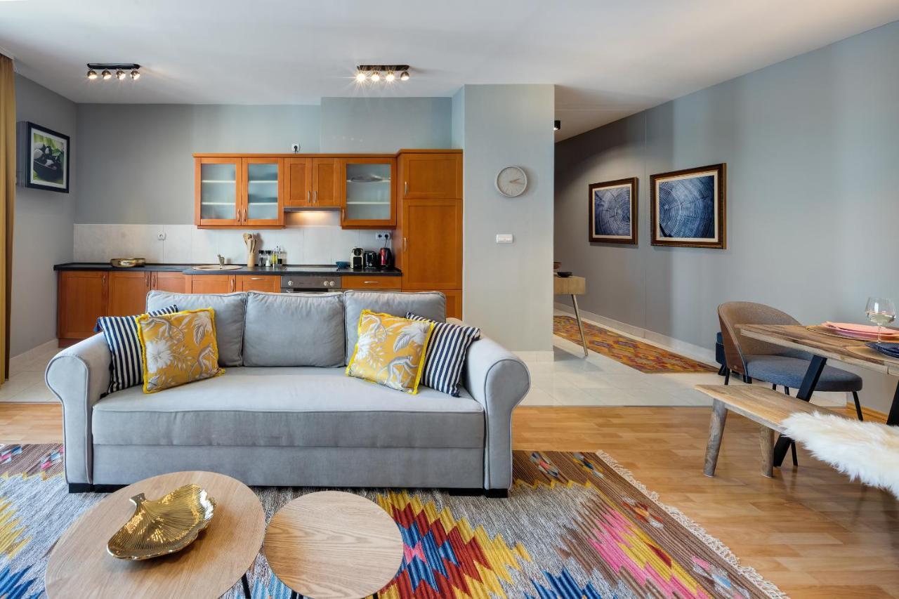 Apartment Stylish And Colorful With Balcony Budapest