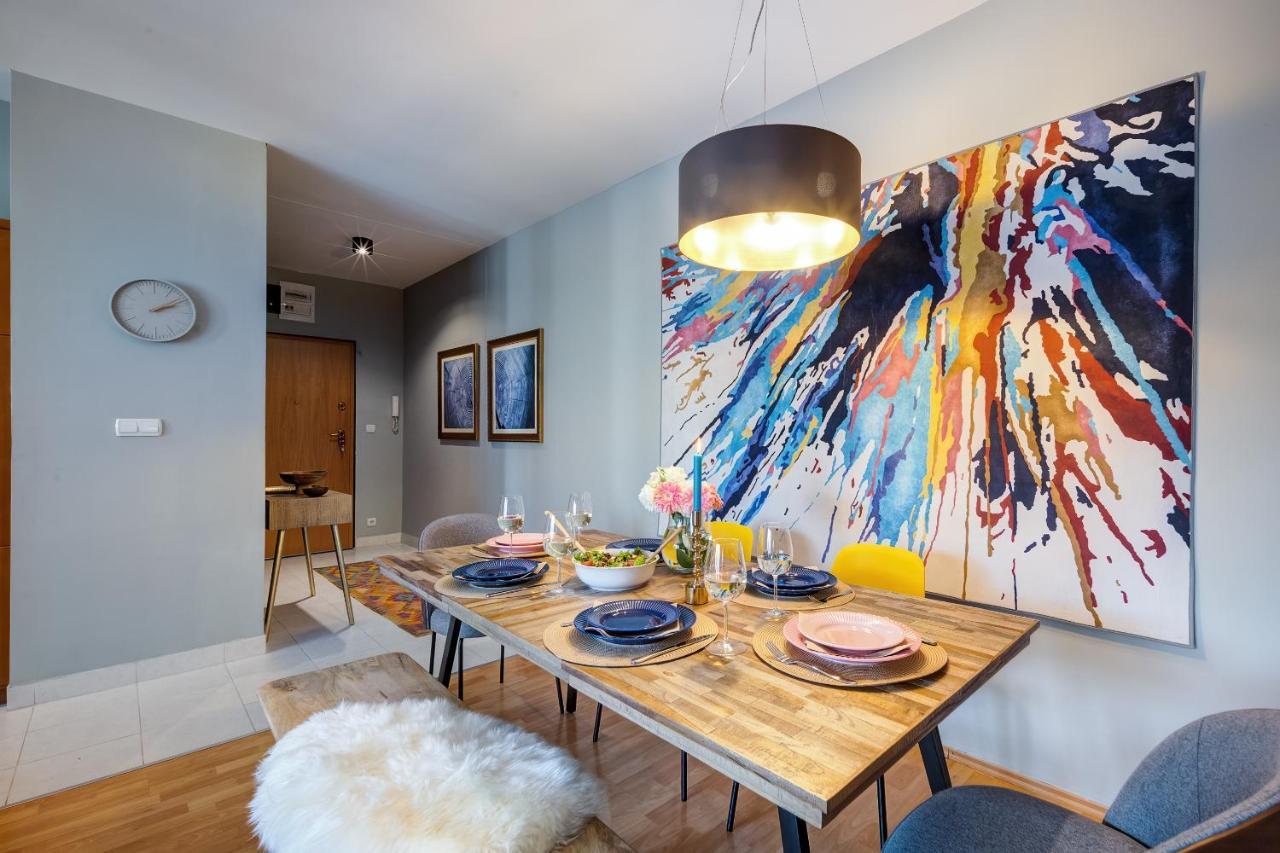 Stylish And Colorful With Balcony Budapest