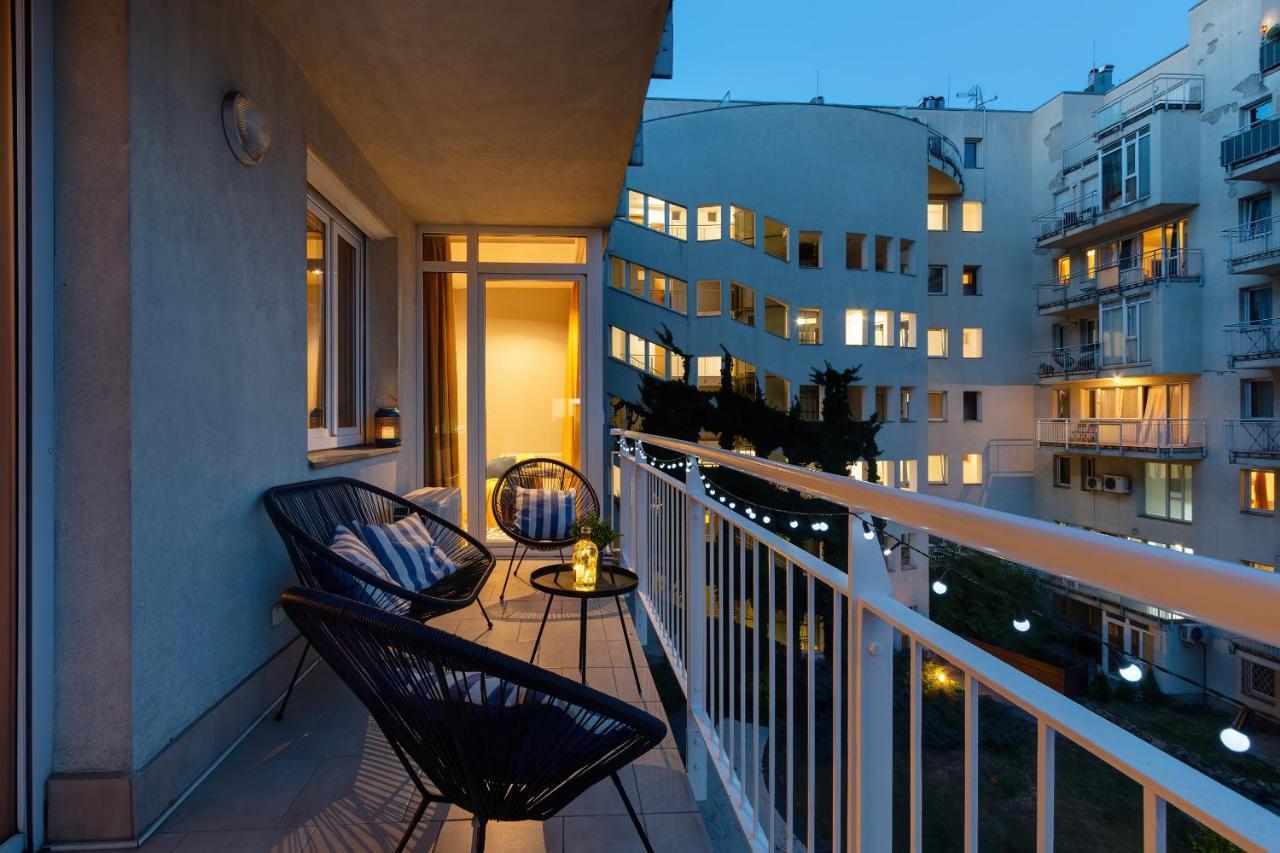 Stylish And Colorful With Balcony Apartment *
