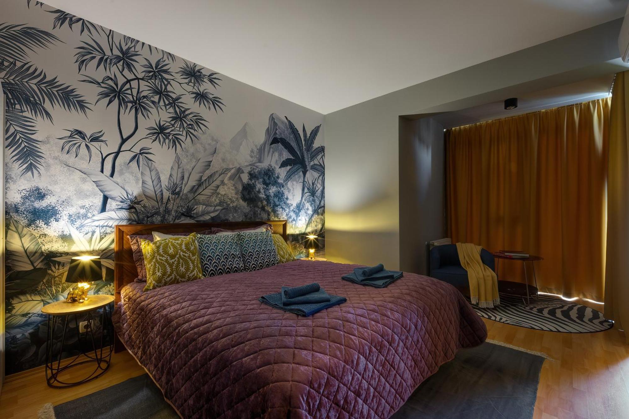 Stylish And Colorful With Balcony Apartment Budapest